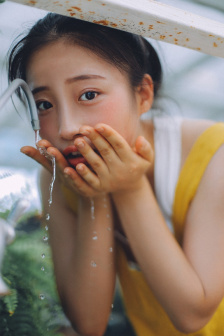 免费看撕开奶罩揉吮奶头视频